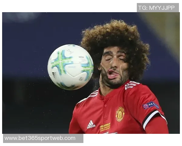 曼联官方社交媒体为费莱尼和斯莫林送上生日祝福庆祝他们的特别日子